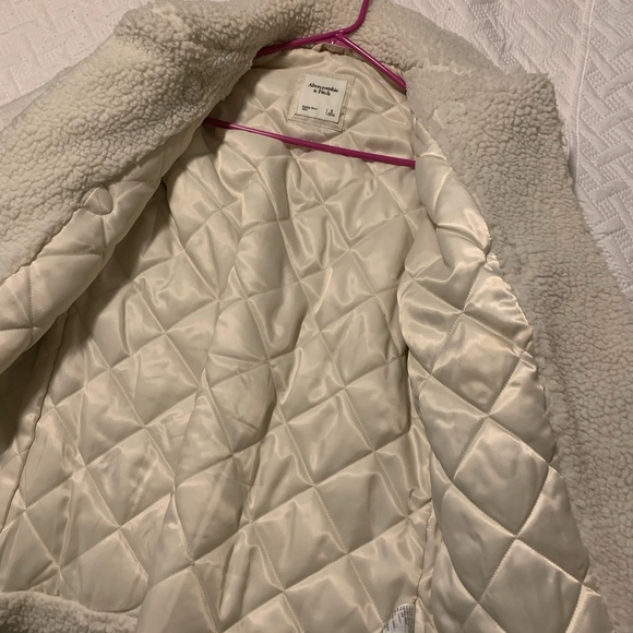 Only worn once Abercrombie jacket - Picture 3 of 4